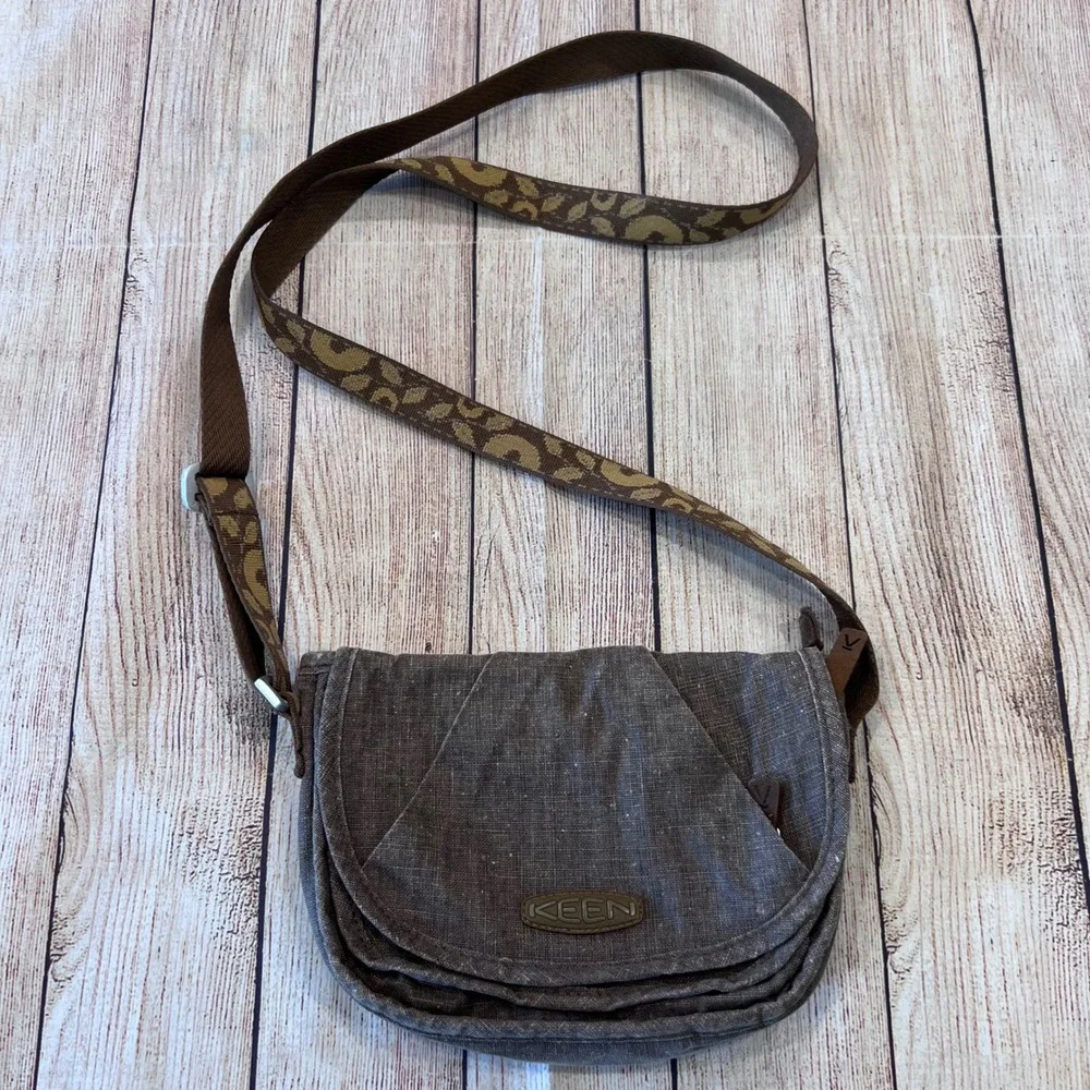 Keen Montclair Mini Canvas Crossbody Bag Adjustable Leopard‎ Strap Purse